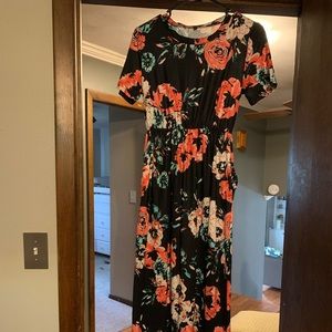 Maxi Dress - Short Sleeve